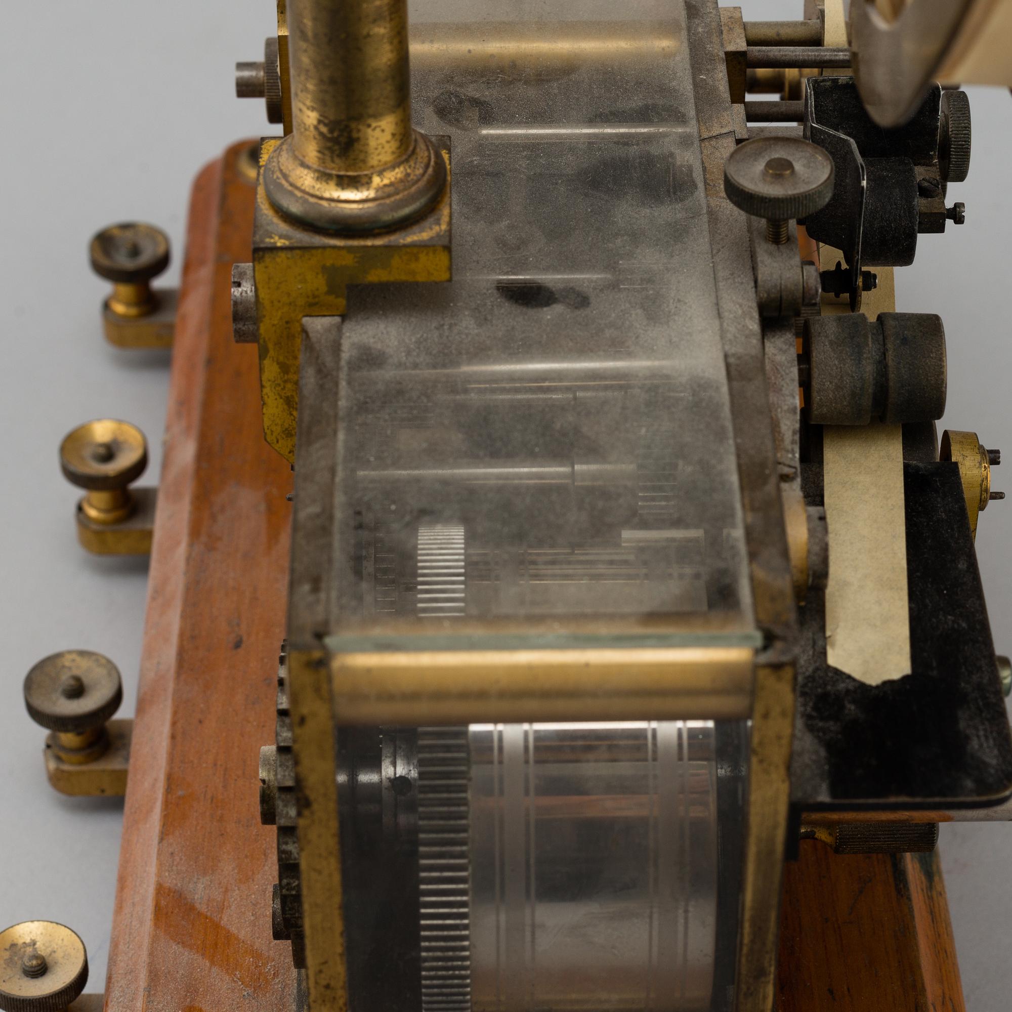 A LM Ericson telegraph, ca 1900.