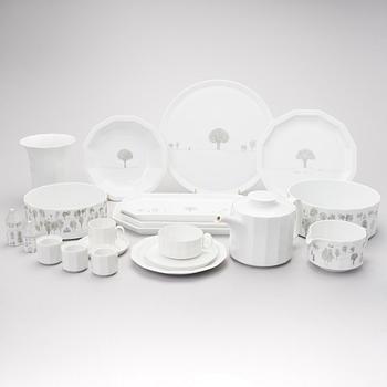 A 53 piece "Winterreise" & "Polygon"  dinner/coffee set by Rut Bryk and Tapio Wirkkala for Rosenthal. Late 20th century.