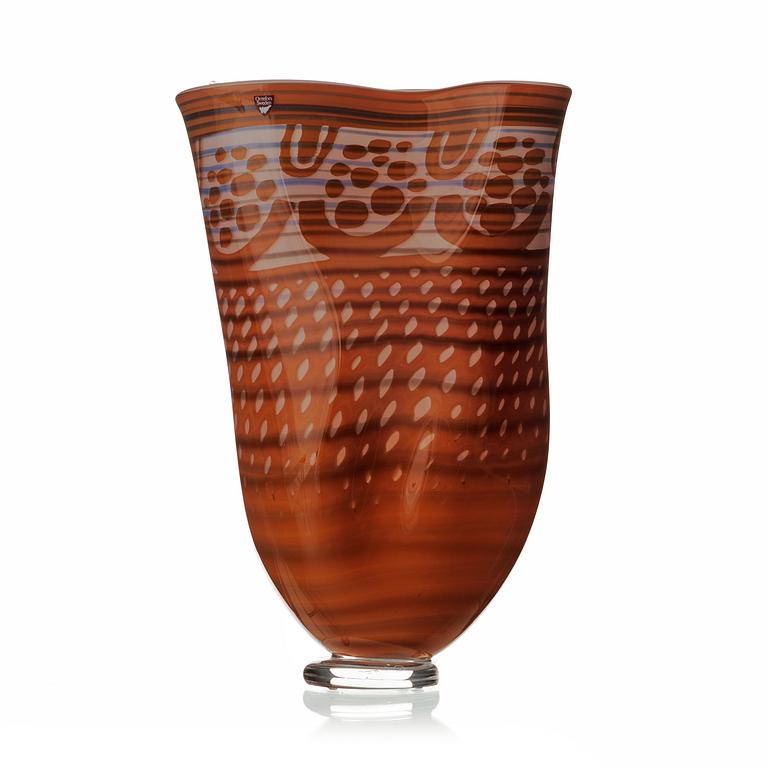 Gunnar Cyrén, a 'Graal' glass vase, Orrefors 1989.