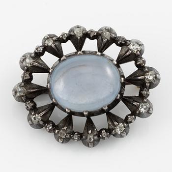 Brooch, silver with moonstone and old-cut as well as rose-cut diamonds.