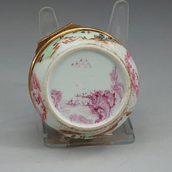 A famille rose 'European Subject' snuffbox with cover, Qing dynasty, Qianlong (1736-95).