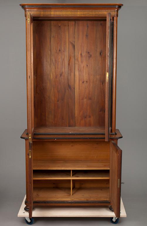 BOKSKÅP, nyrenässans, 1800-talets slut.