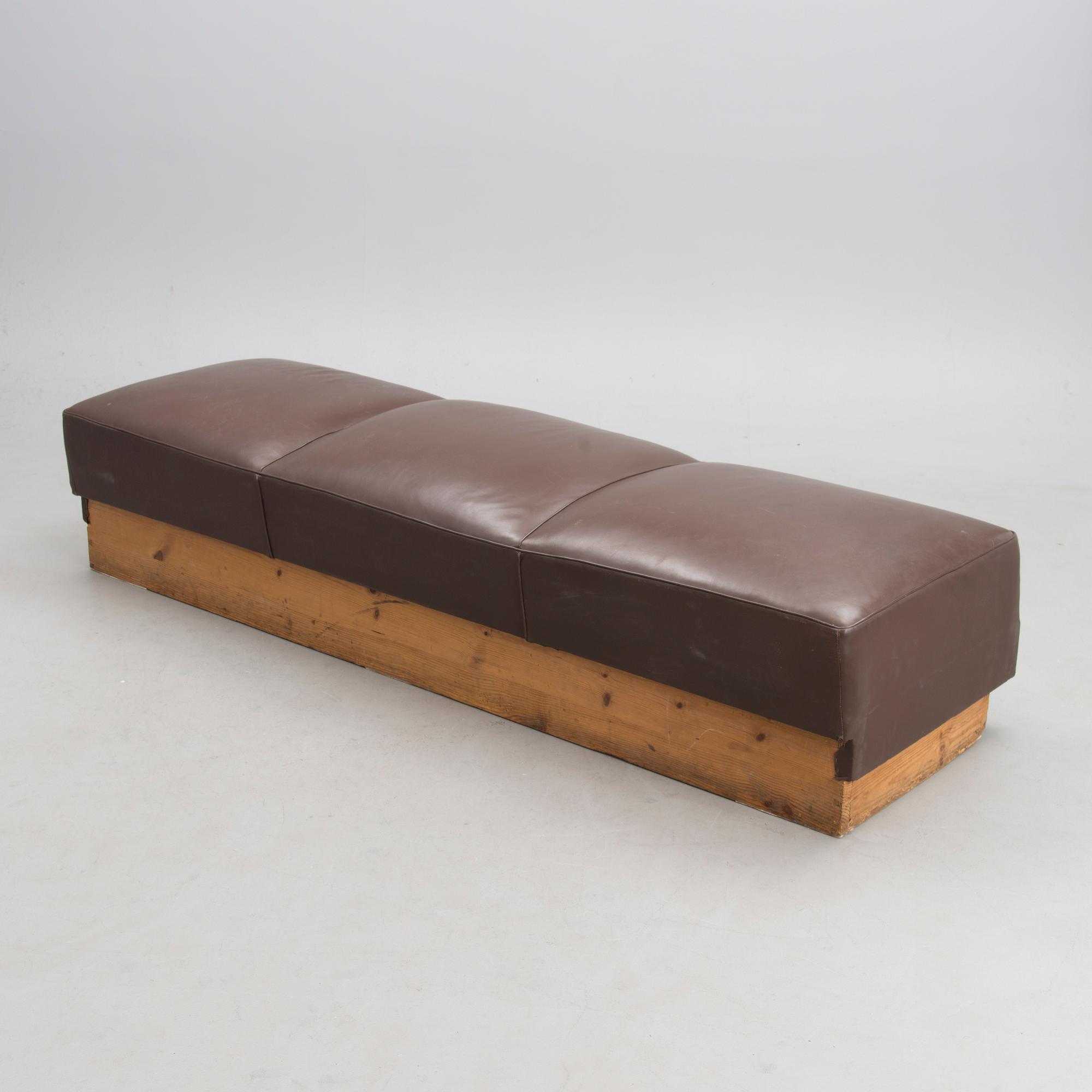 An early 20th century six-piece set of furniture by Armas Lindgren and Onni Tarjanne.