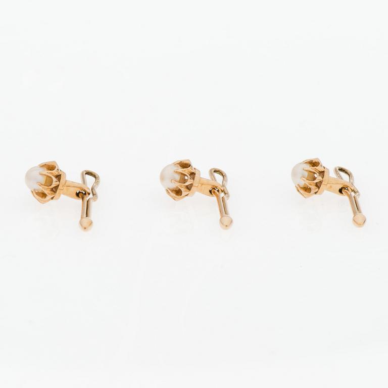 FRACKKNAPPAR, 3 st, 14K guld, pärlor.