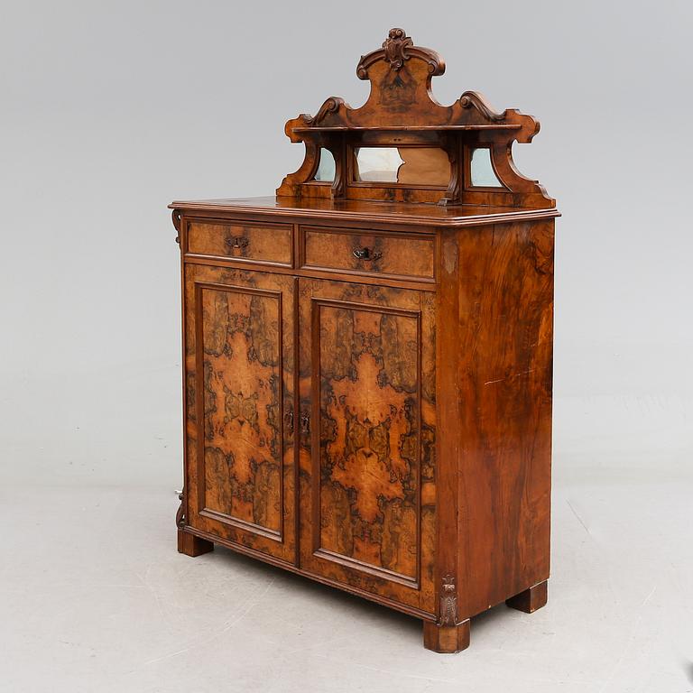 SPEGELSKÄNK, 1800-talets andra hälft.