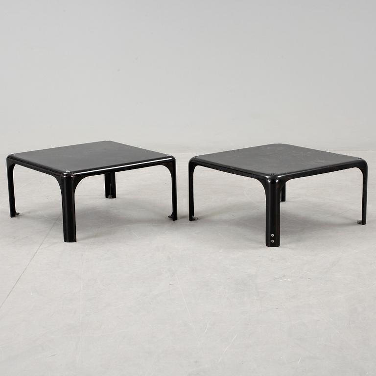 BORD, 2 st, plast, Vico Magistretti, Artemide Italien. Modellen formgiven 1966.