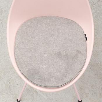 Arne Jacobsen, stolar, 6 st, "Drop chair", Fritz Hansen, Danmark, 2020.