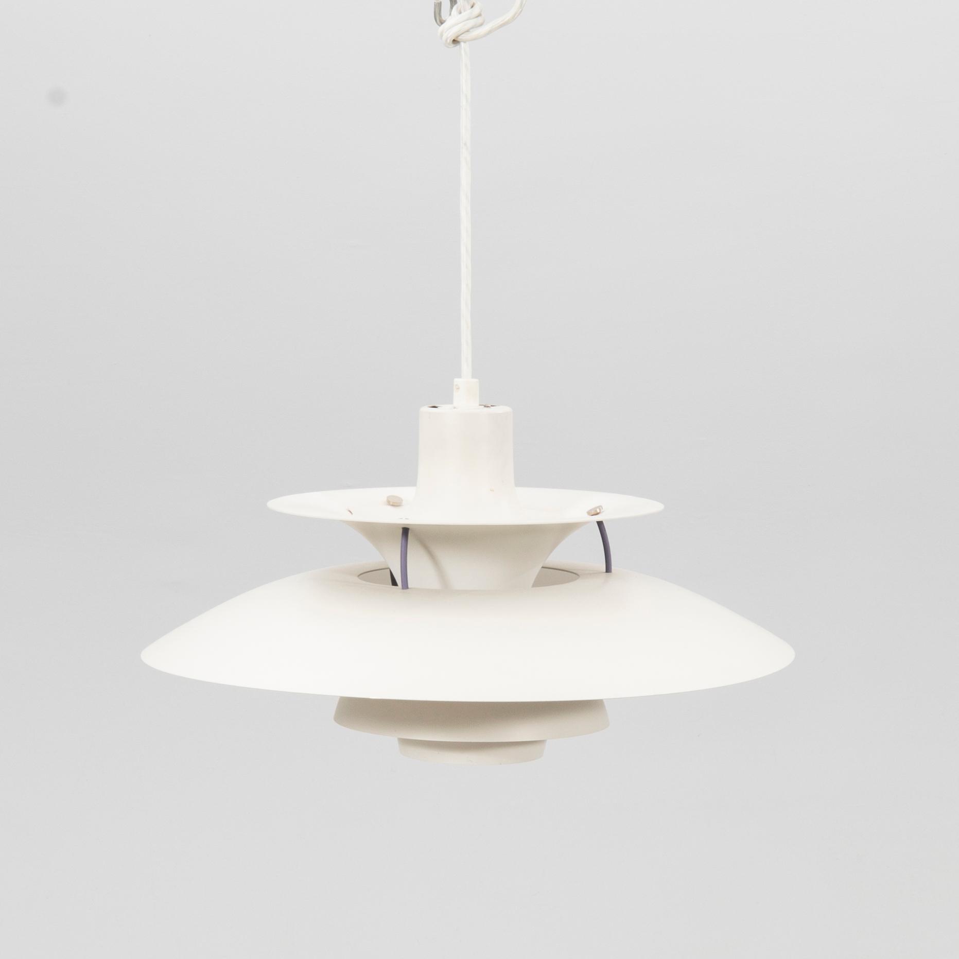 Poul Henningsen, taklampa, "PH-5", Louis Poulsen, Danmark.