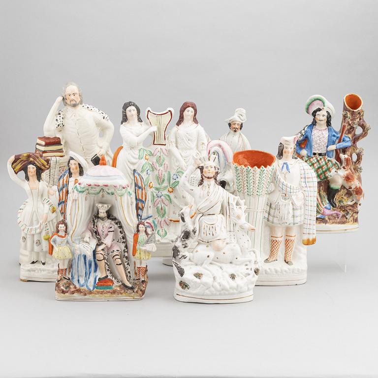 A set of eight English flintware figurines, 20th Century.