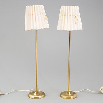 A pair of late 20th century brass table lights.