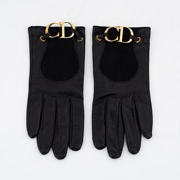 Christian Dior, a pair of leather gloves, size 7 1/2.