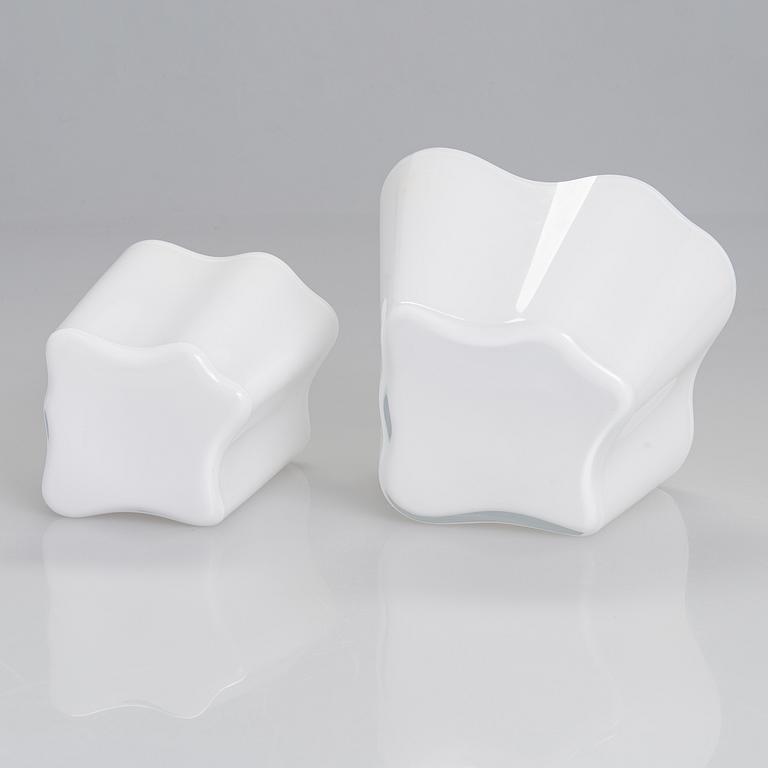 Alvar Aalto, lasiveistos,  "Aallon kukka", neliosainen, signeerattu Alvar Aalto Iittala 2001.