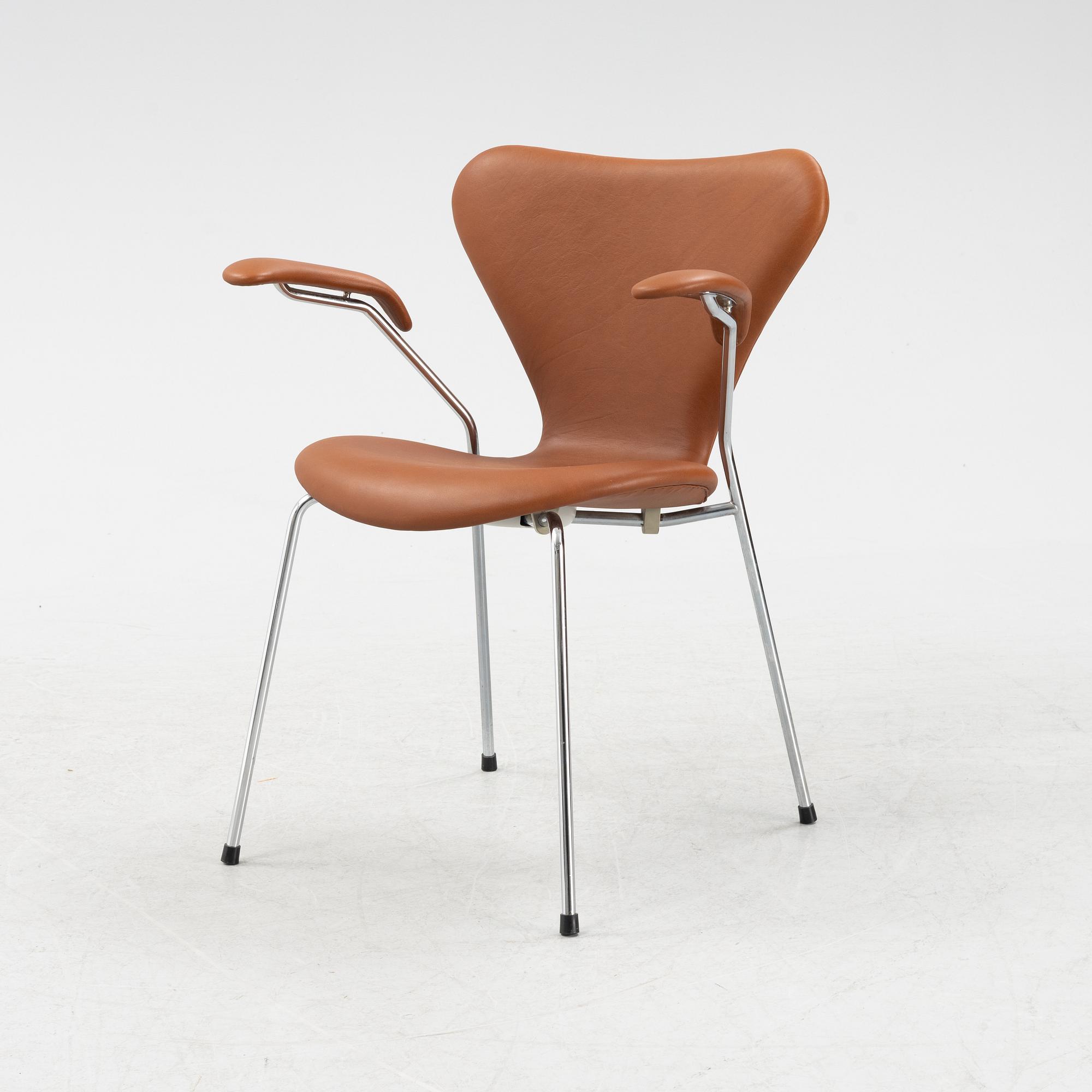 Arne Jacobsen, karmstol, "Sjuan", Fritz Hansen, formgiven 1952.