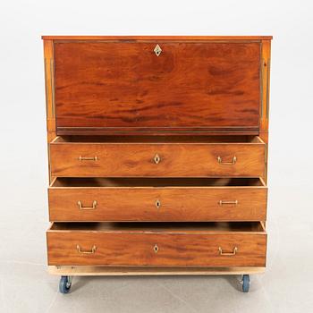Chiffonjé, sengustavianskt, omkring år 1800.