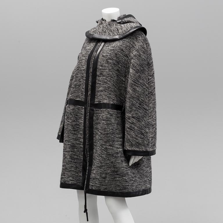 COAT, Givenchy, italien size 34.