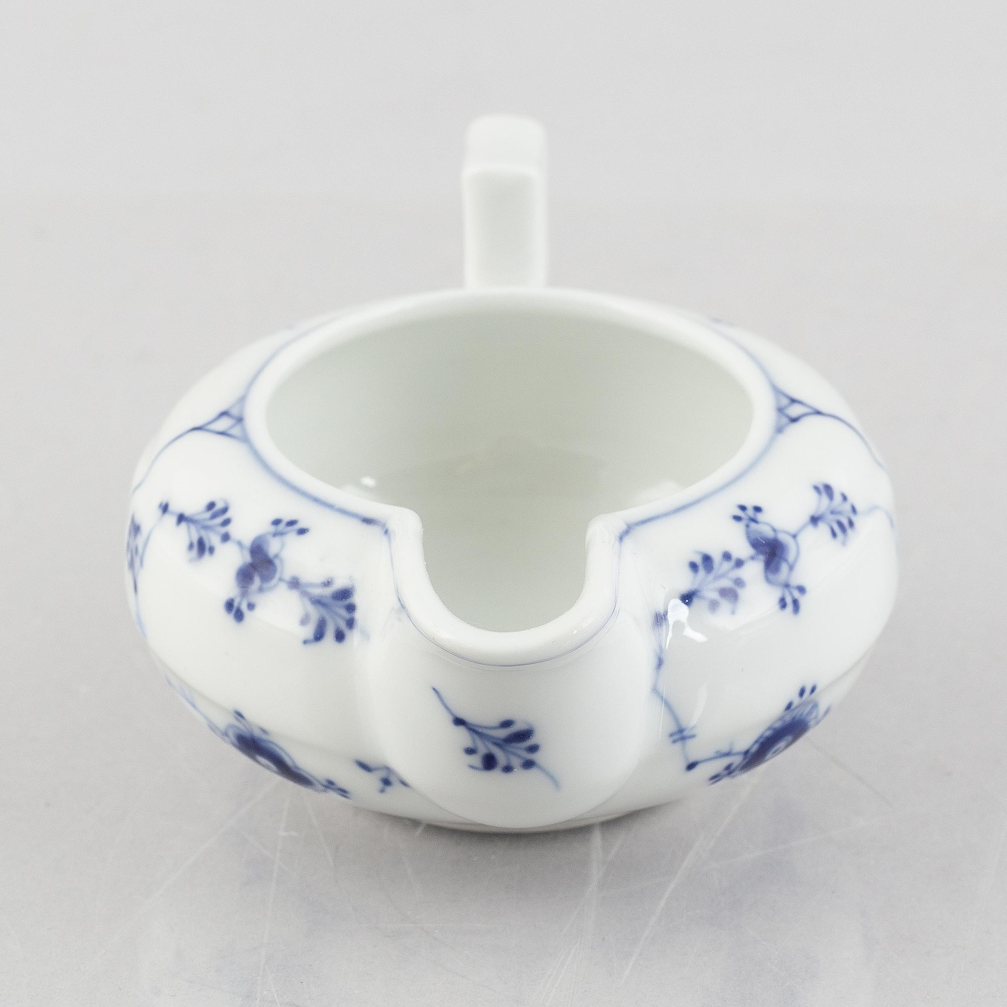 A 'Musselmalet' porcelain creamer, Royal Copenhagen, model 56, 1898-1923.