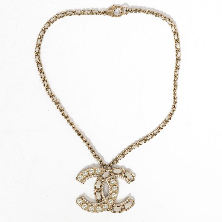 Chanel, collier, 2019.