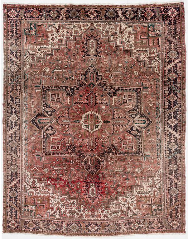 Rug, Heris, approx. 390 x 305 cm.