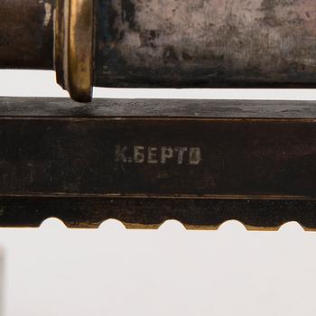 BORDSDEKORATION/KARTA, försilvrad mässing och brons, Ryssland, märkt K. Berto, 1800-talets slut.