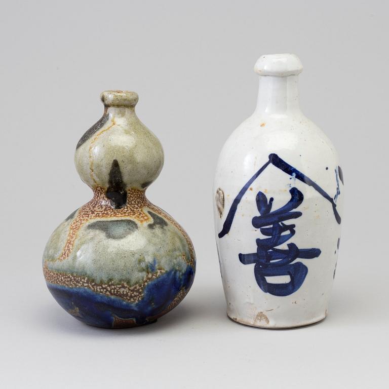 Two Japanese ceramic bottles, 20th century.