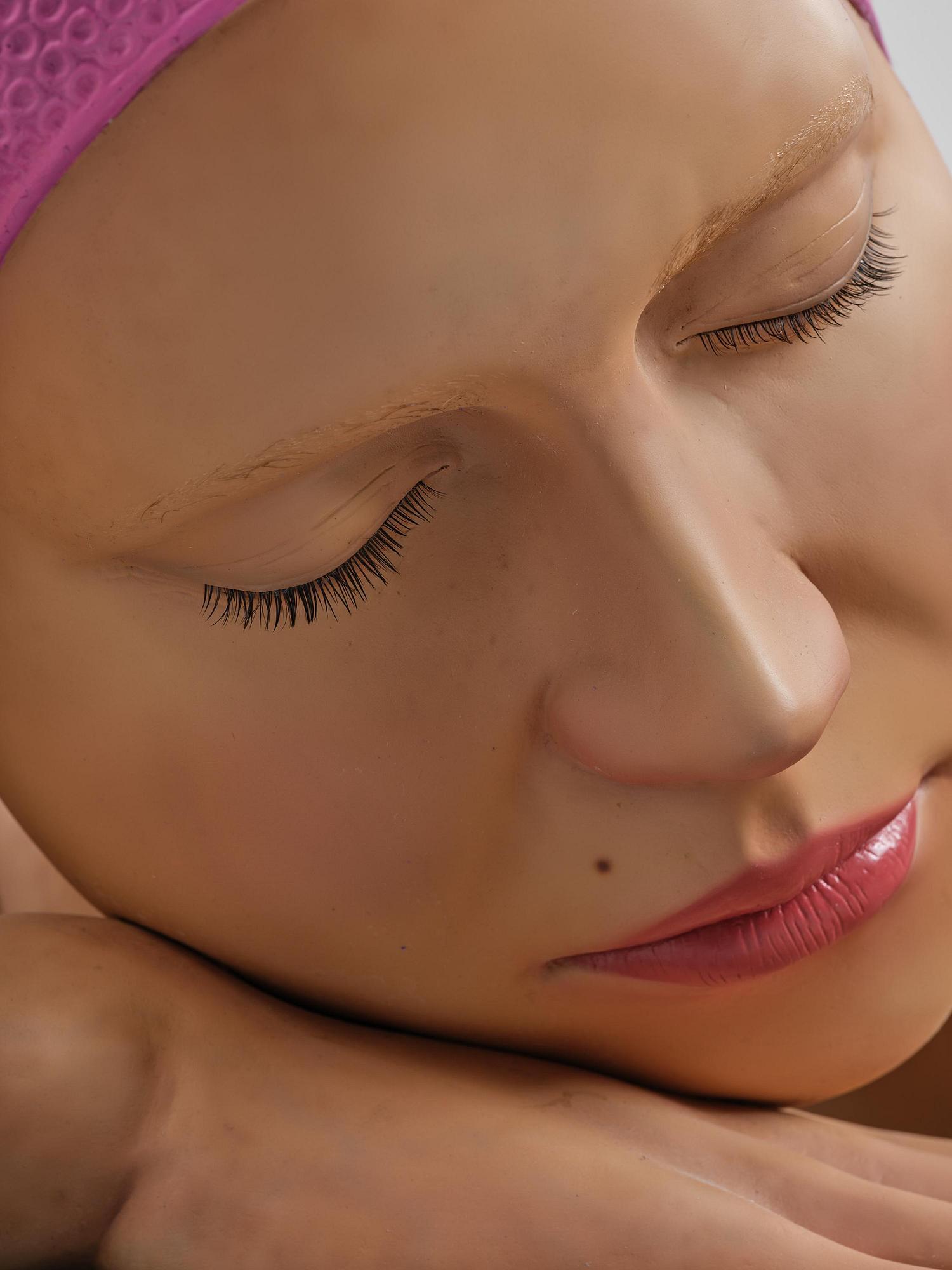 Carole A. Feuerman, "Survival of Serena".