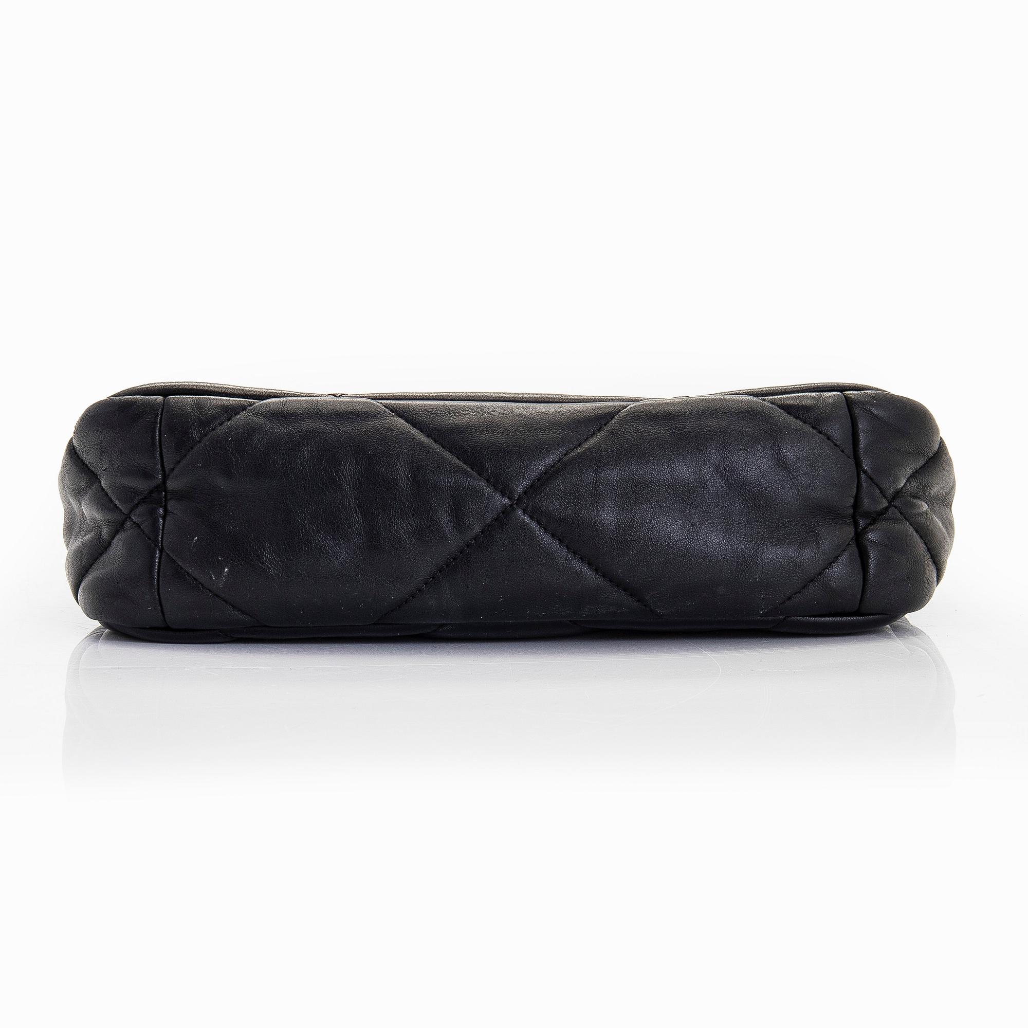 Chanel, laukku, "19 Small Flap Bag", 2021.