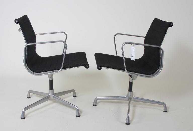 KARMSTOLAR, ett par, EA 108, design Charles och Ray Eames, Vitra.