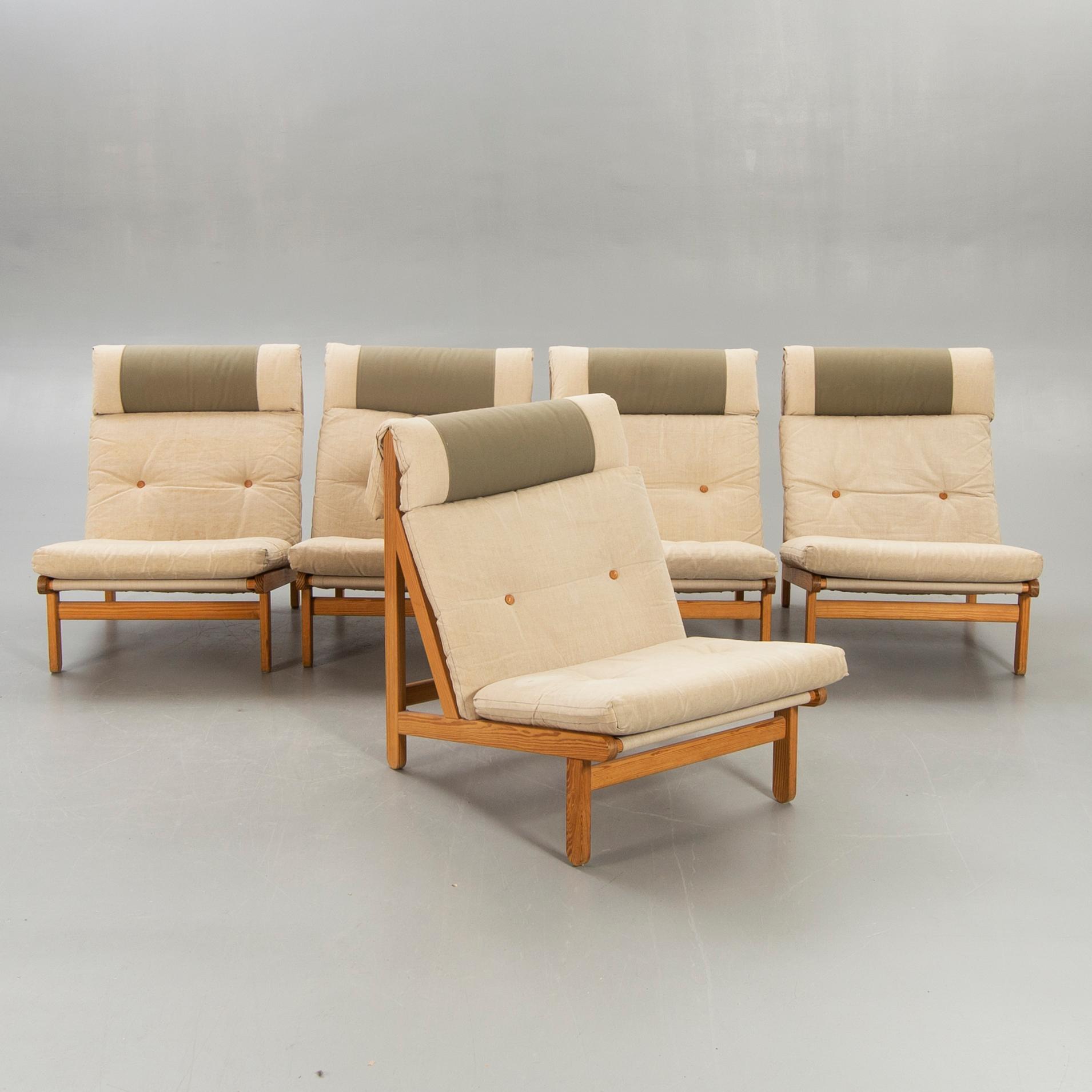 A set of five pine 1970:s easy chairs by Bernt Pedersen 'Kludestol', Denmark.