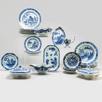 A part blue and white dinner service, Qing dynasty, Qianlong (1736-95), and two Jiaqing (27 pieces).