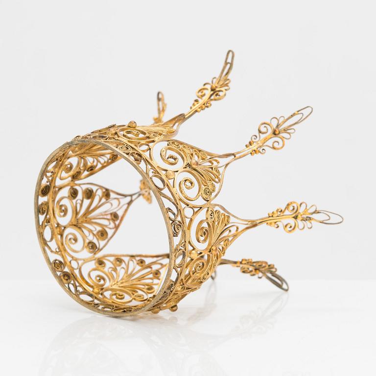 A Tillander filigree bridal crown in gilt silver (813), Helsinki 1946. In original box.