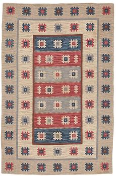 220. Anna-Greta Sjöqvist, A carpet, flat weave, ca 310-312,5 x 202-204 cm, an inscription and signed 19 JB 57 AGS.