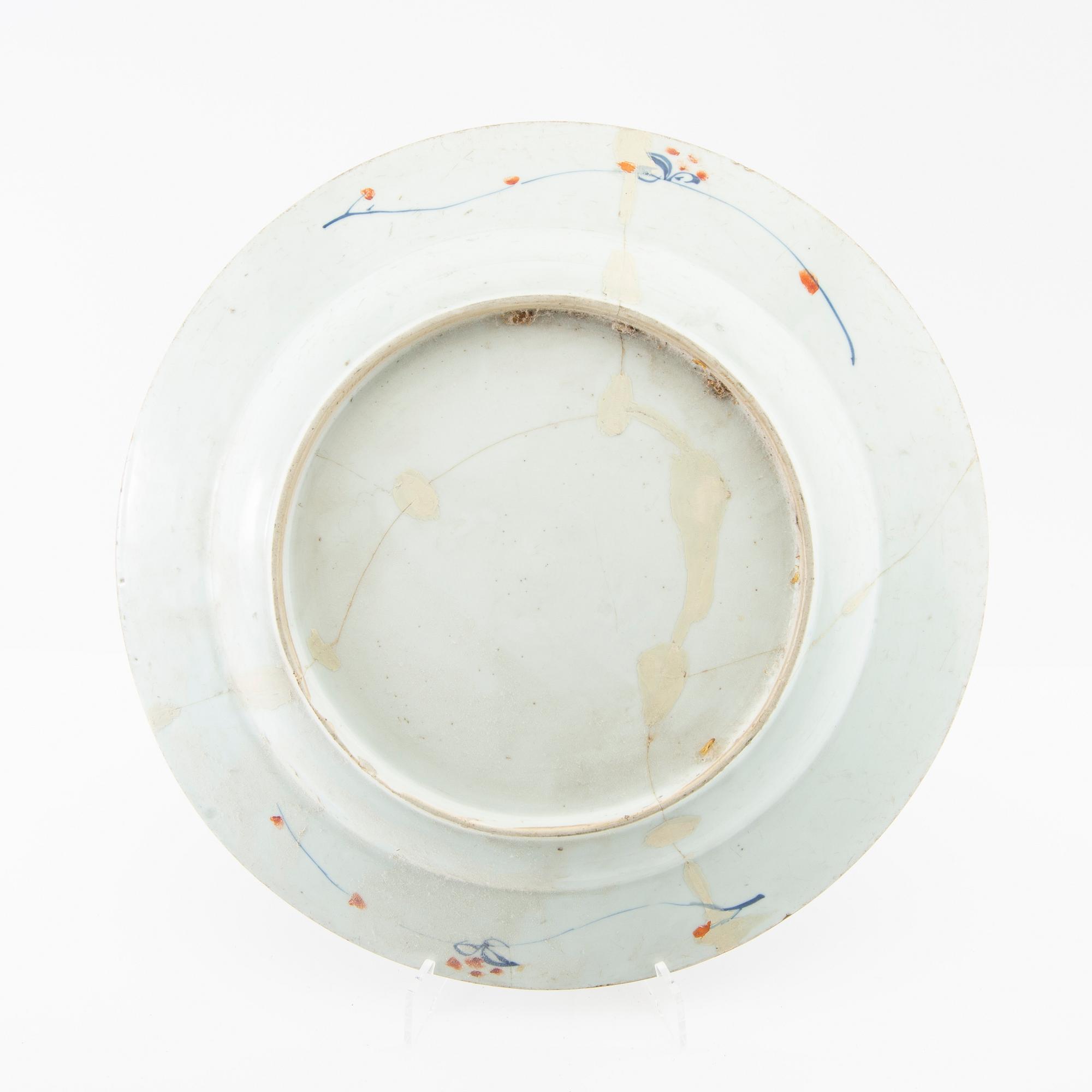Plates 2 pcs and a dish China Qianlong (1736-95) porcelain.