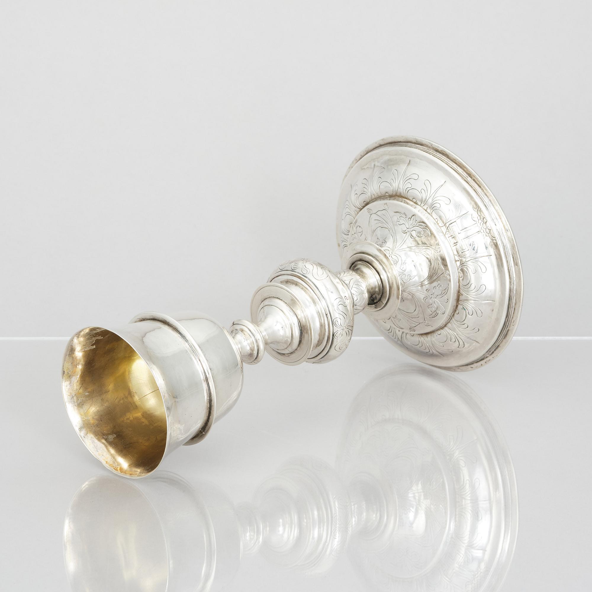 An 18th century silver cup, unmarked.