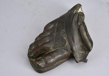 DEL AV SKULPTUR, brons, efter romersk skulptur, troligen 1800-tal.