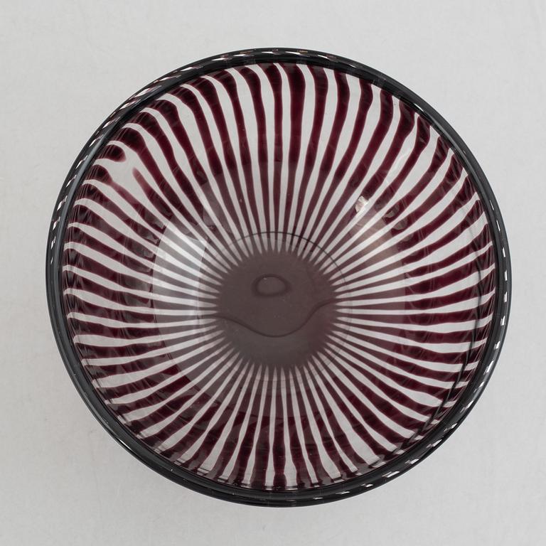 Edward Hald, twp glass "slipgraal" bowls, signed, Orrefors, 1941 and 1945.