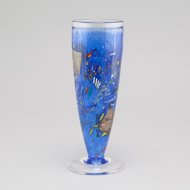 BERTIL VALLIEN, vas, glas, Kosta Boda Artist Collection, signerad.