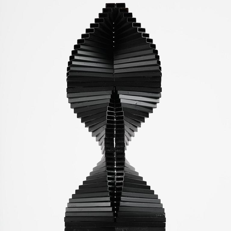 Arne Jones, "Yin-Yang kolonn".