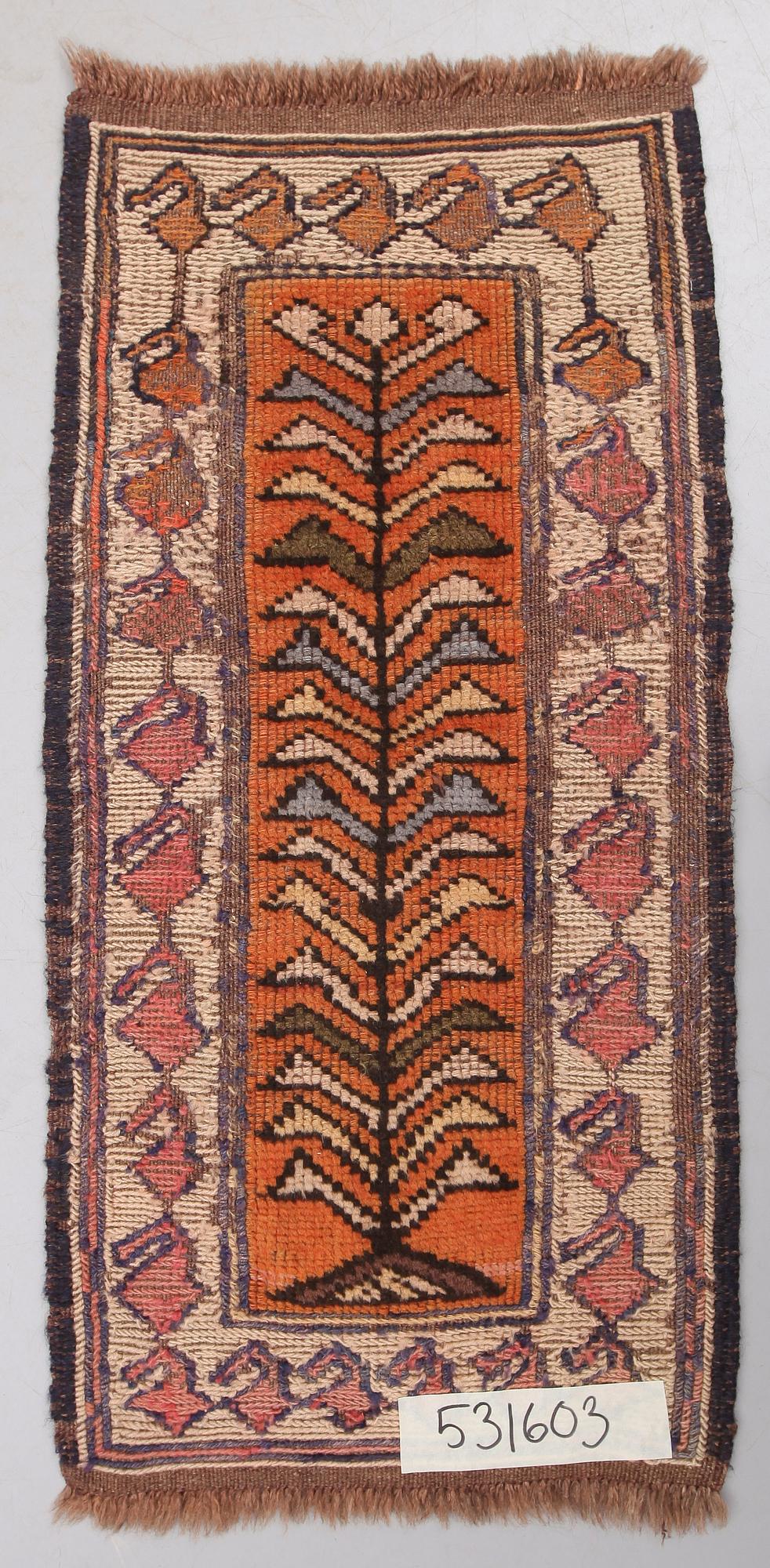 MATTA, orientalisk, semiantik.  Ca 87 x 40 cm.