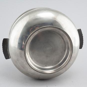 Terrin med lock, tenn, modell 277, Firma Svenskt Tenn, 1926. Lockknoppen troligtvis formgiven av Anna Petrus.
