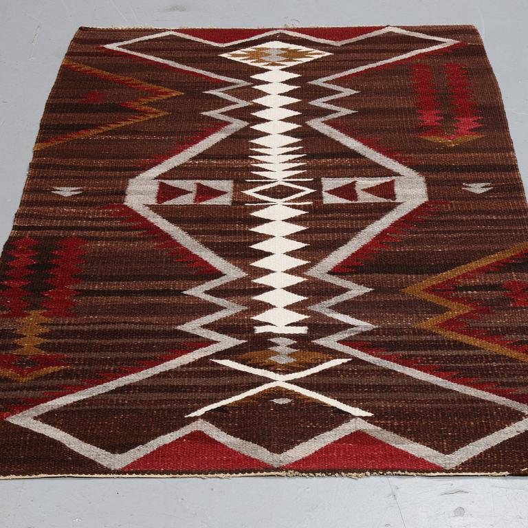Matta rölakan, ca 178 x 107 cm.
