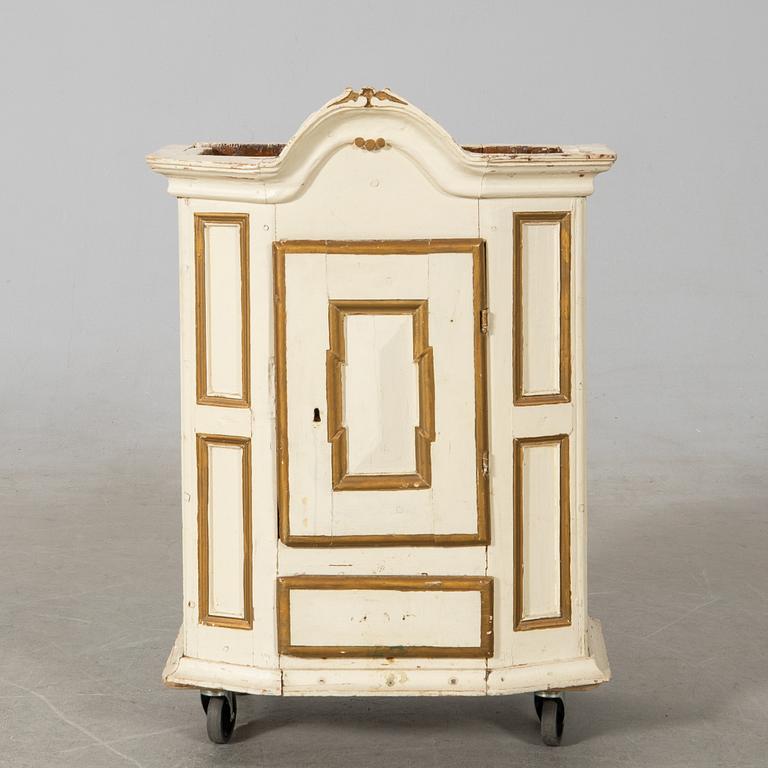 Väggskåp, 1700-tal.