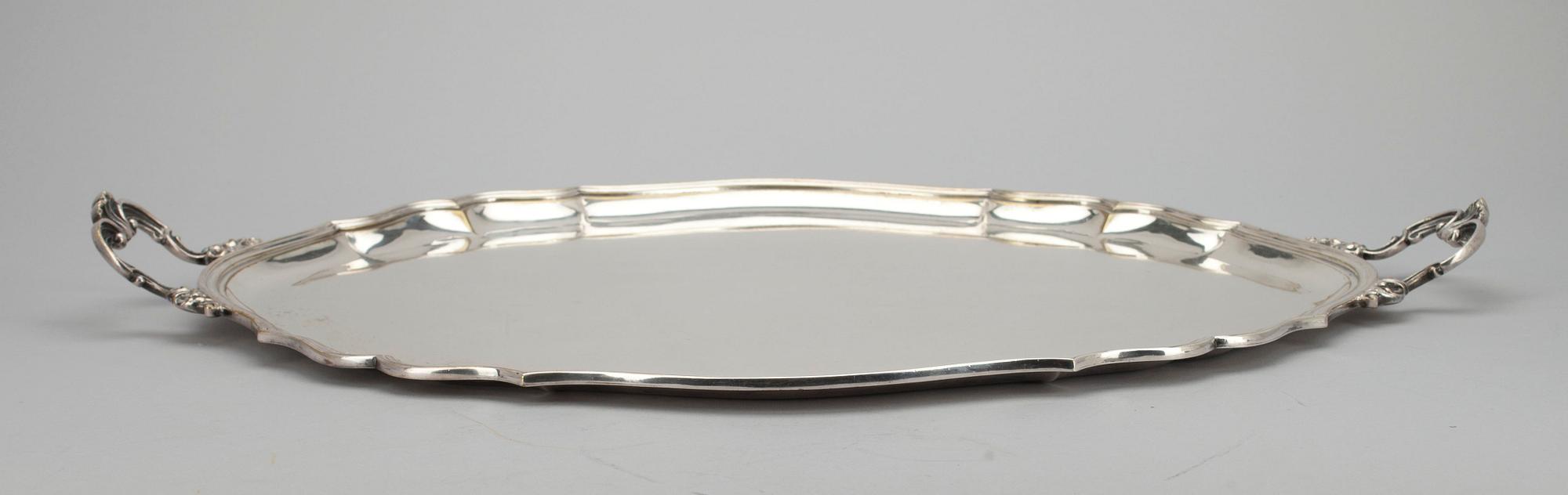 BRICKA, plate, rokokostil, 1900-tal.