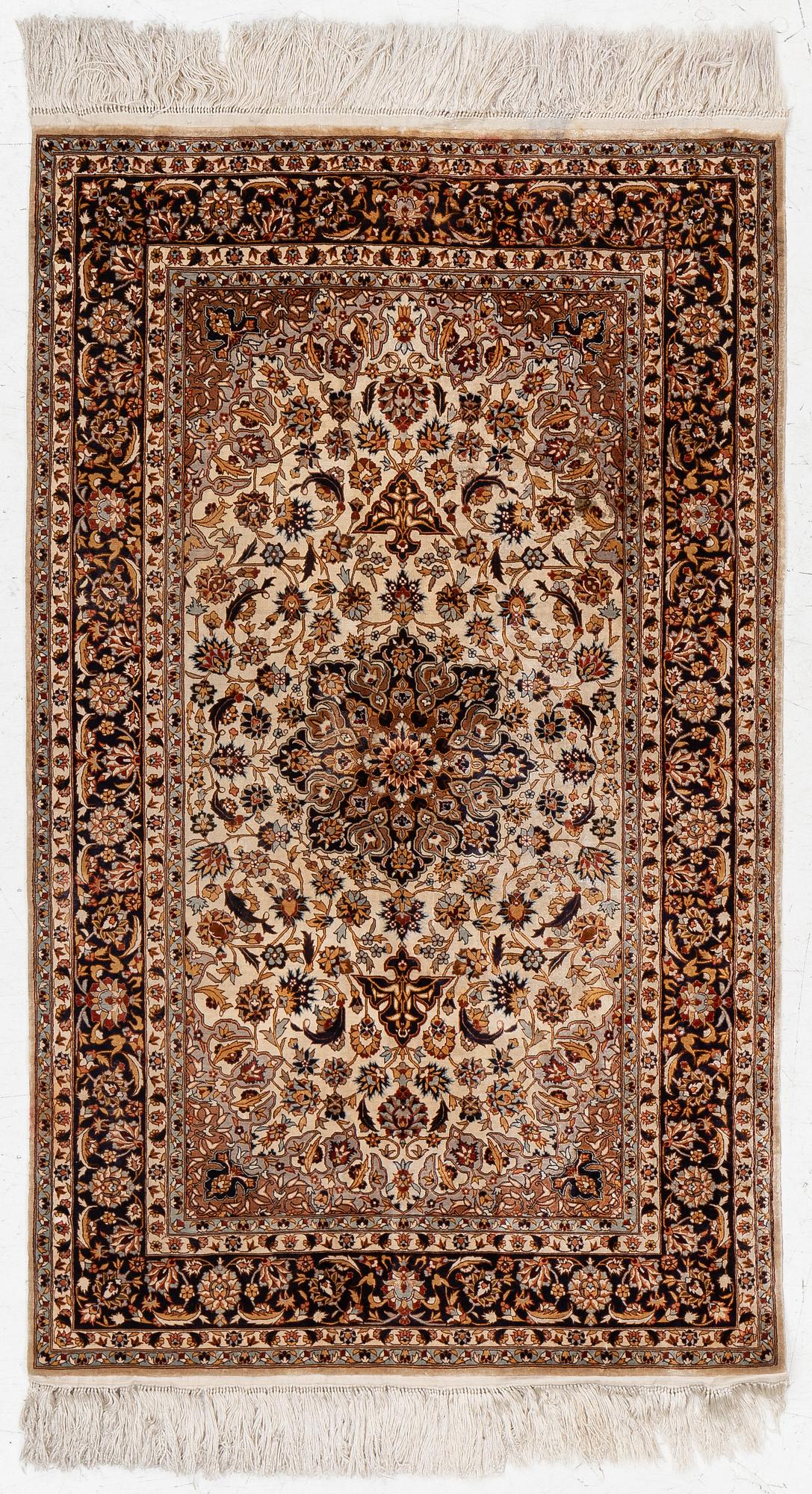 Carpet, silk Ghom, approx. 155 x 93 cm.