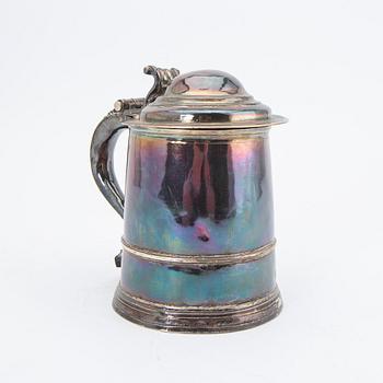 An English 18th century silver tankard.