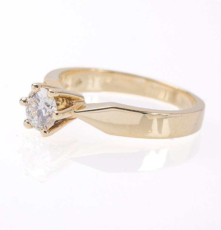 RING, 18K guld med briljantslipad diamant, ca 0.45 ct.