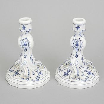 LJUSSTAKAR, ett par, porslin, Meissen, 1900-tal.