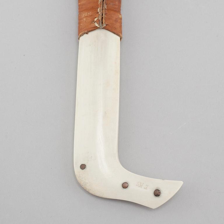 A knife by Erik Knutsson, signed.