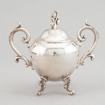 A rococo-style silver plated coffee- and tea service, Birmingham Silver Co, USA, 20th century. (7 pieces).