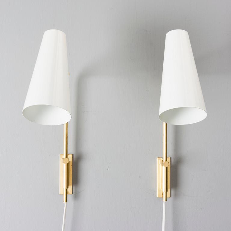 PAAVO TYNELL, PAIR OF WALL LIGHTS. Manufacturer's stamp Taito. 1950s.