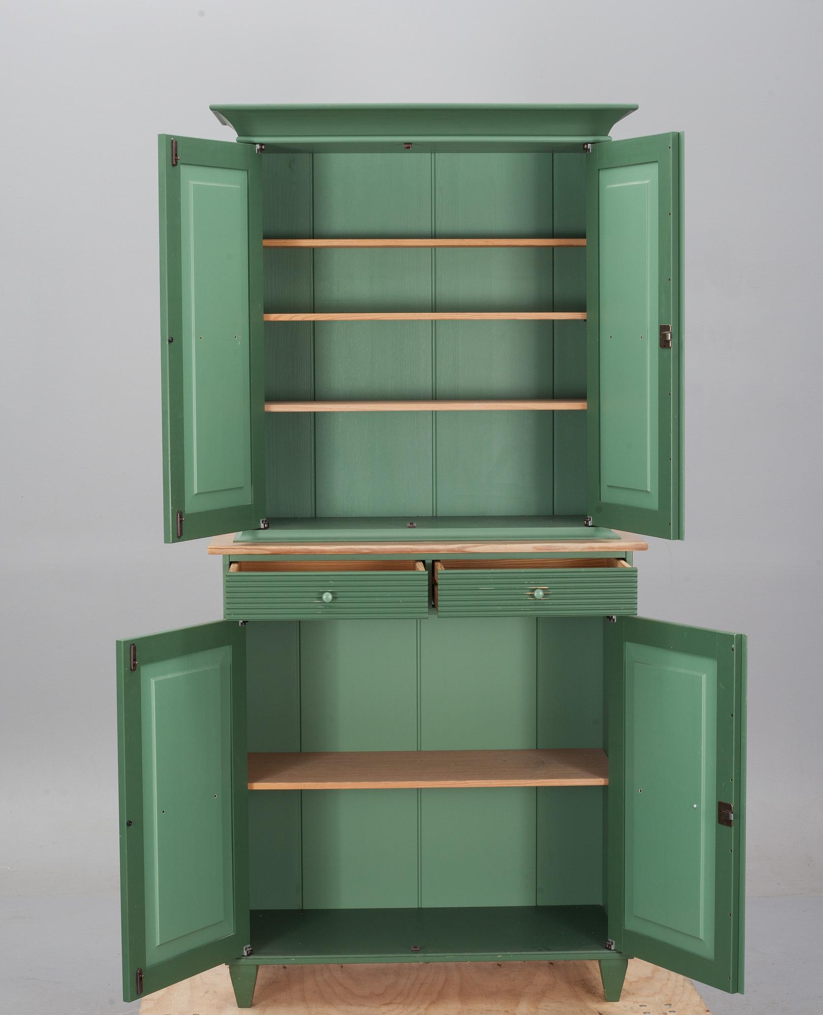 SKÅP, Licentia Möbler A/S, 1900-talets slut.